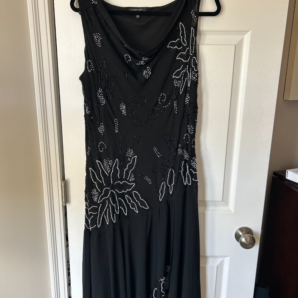 Black mid gown with sequencing - Picture 2 of 4